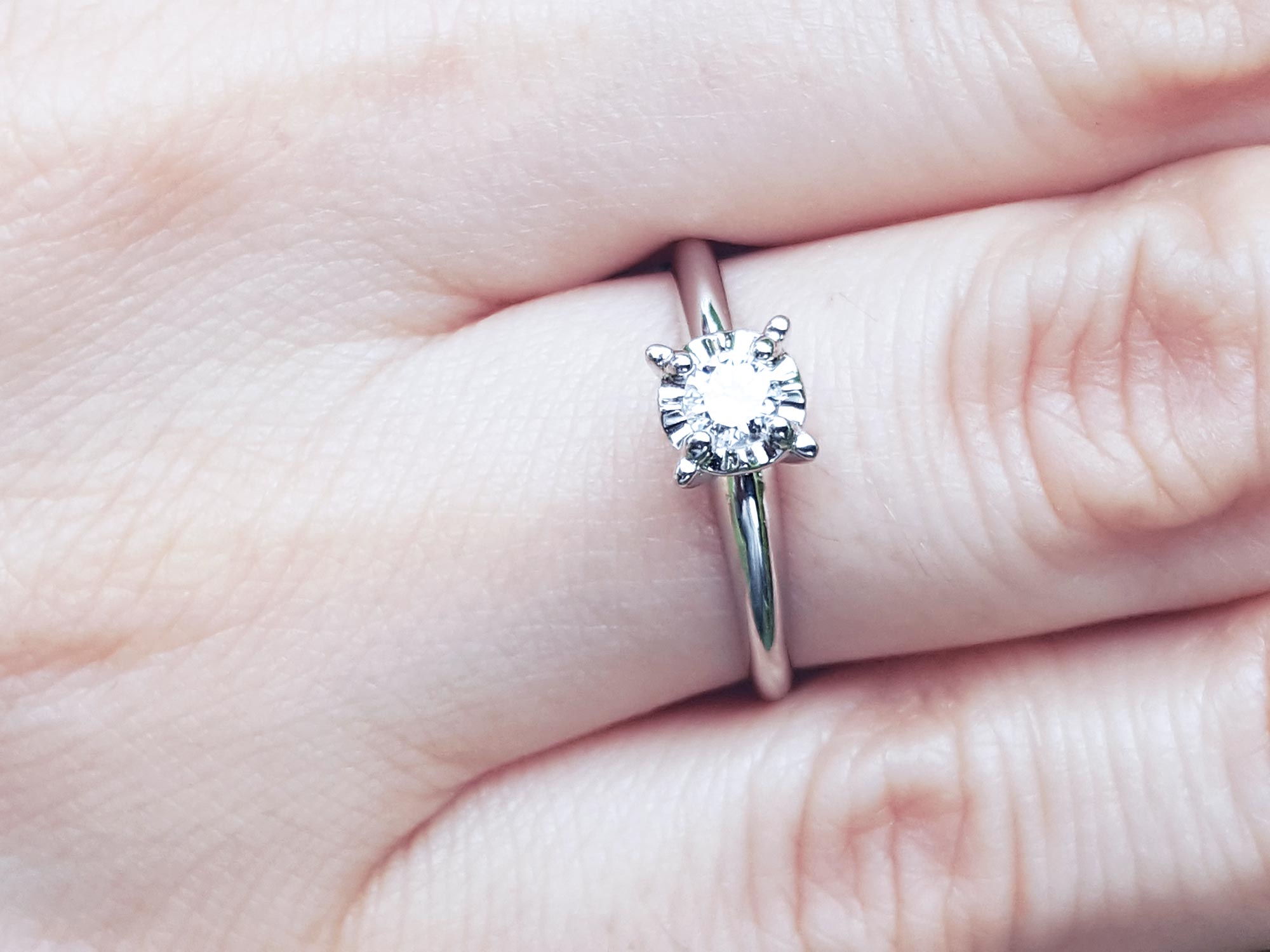 gold and diamond ring