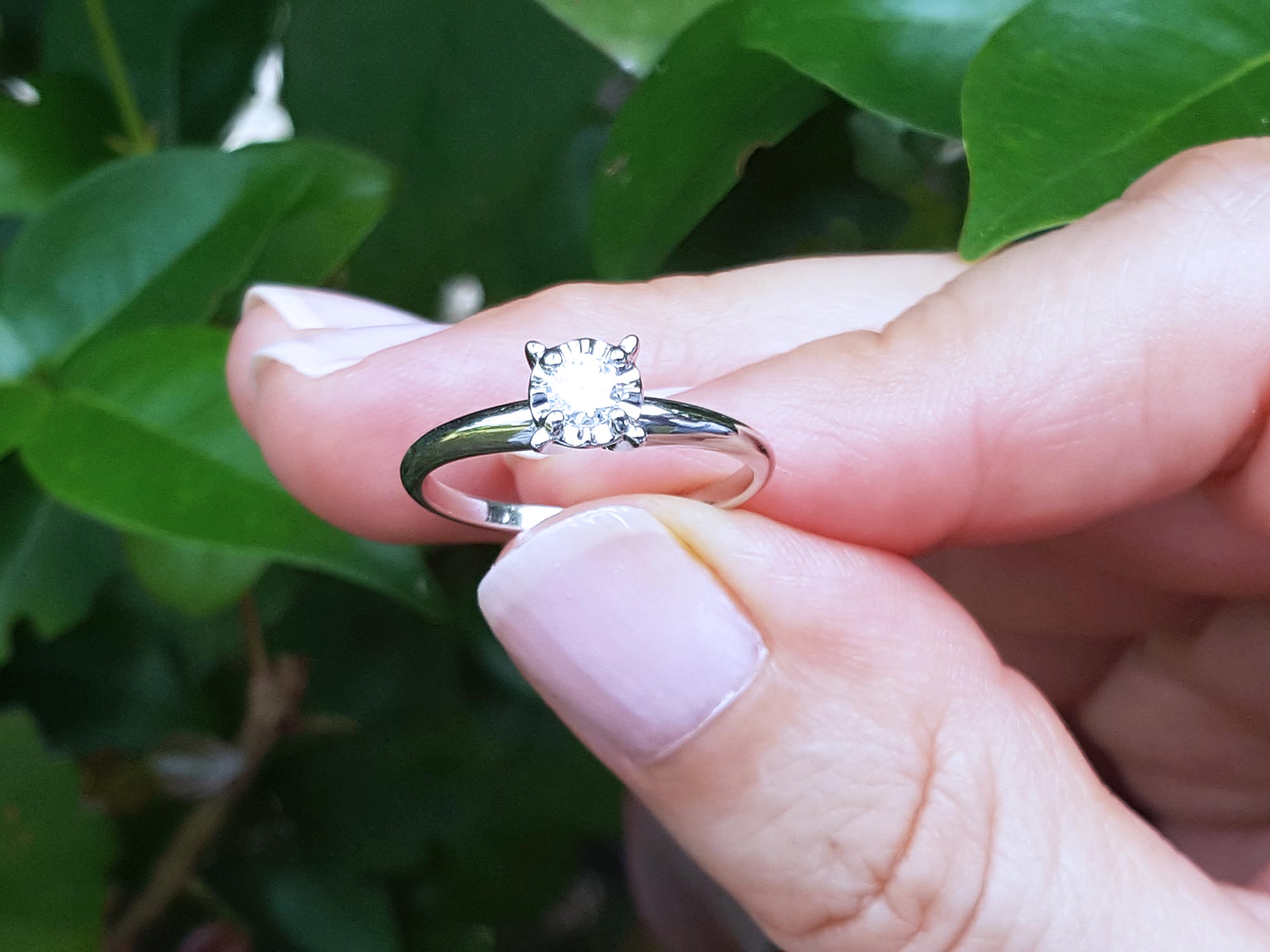 Round diamond solitaire ring