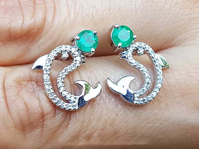 Solid gold dolphine stud emerald earrings