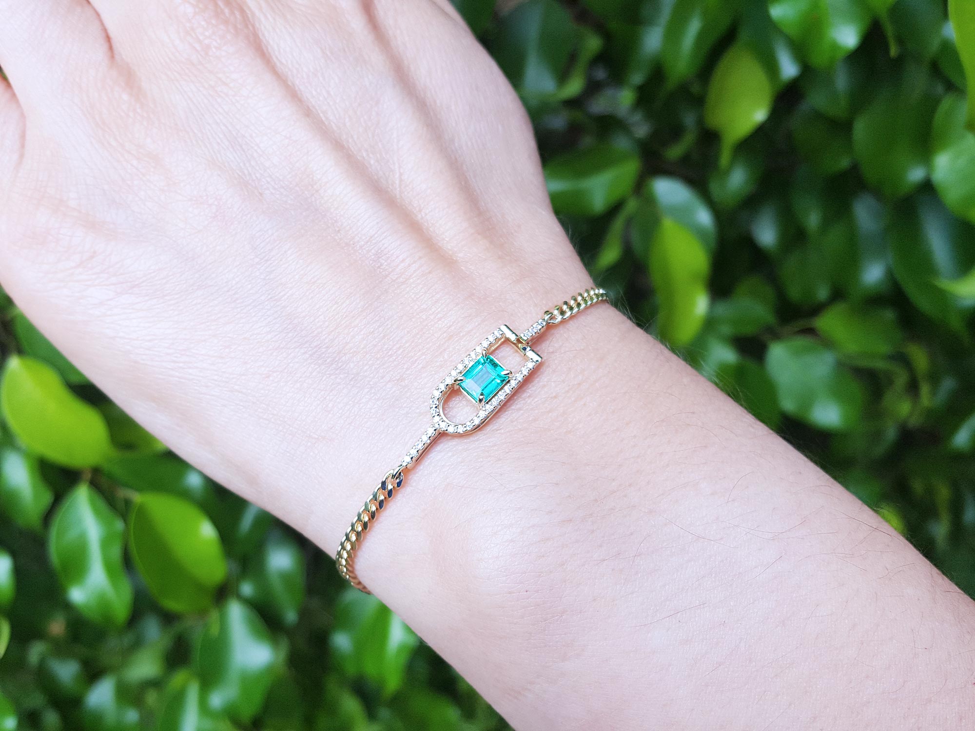 Muzo emerald bracelet