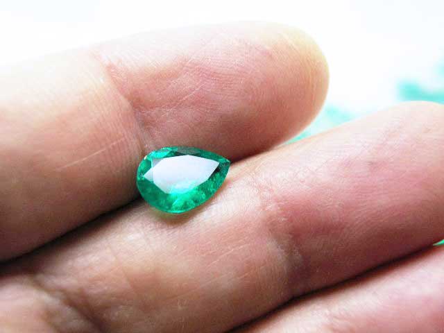 Vibrant loose emeralds for sale