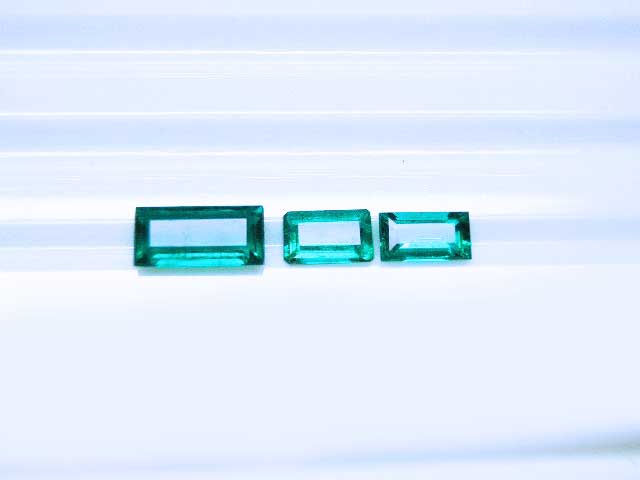 Natural loose emeralds for sale