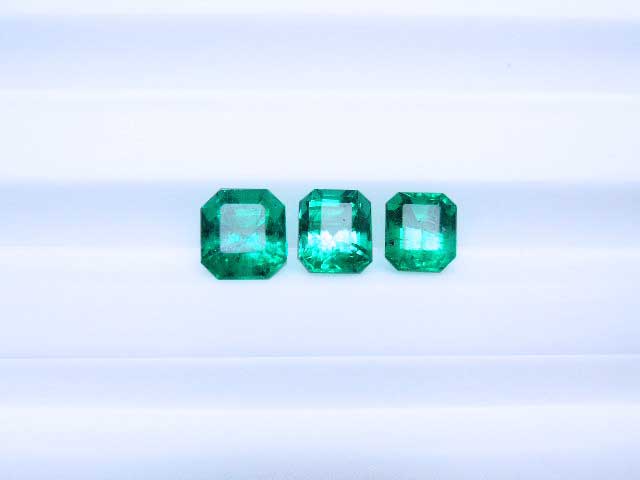 Emerald-cut Colombian loose emeralds for sale