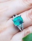 anillo de compromiso con esmeralda colombiana