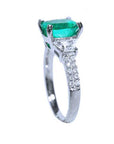 Anillo para dama con esmeralda