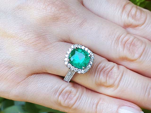 Emerald gold rings for woman