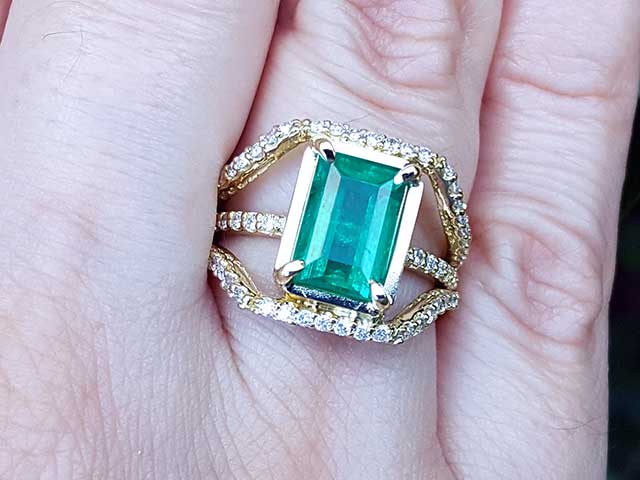 Emerald jewelry wholesale