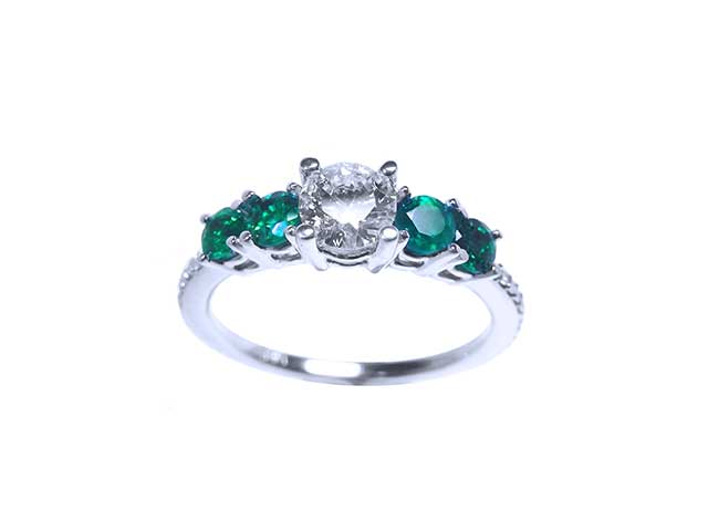 Emerald from Colombia engagement rings