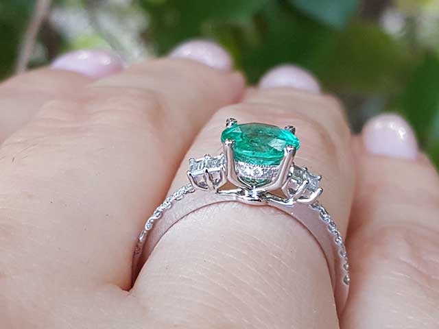 Bridal’s emerald engagement rings