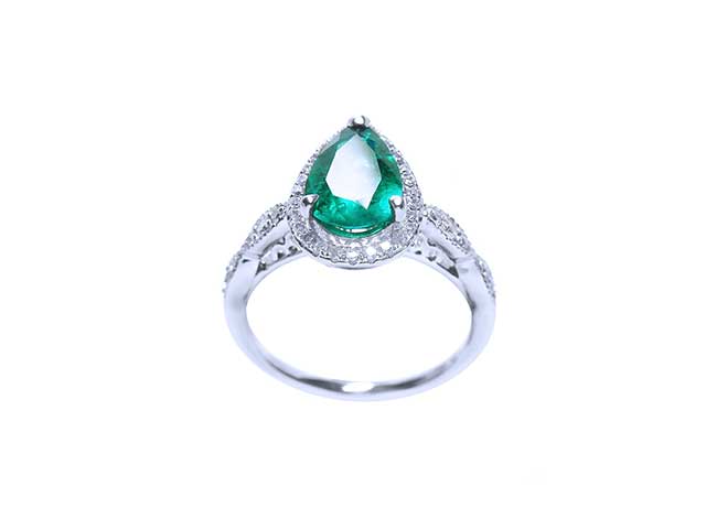 Fine gold emerald Jewelry for women