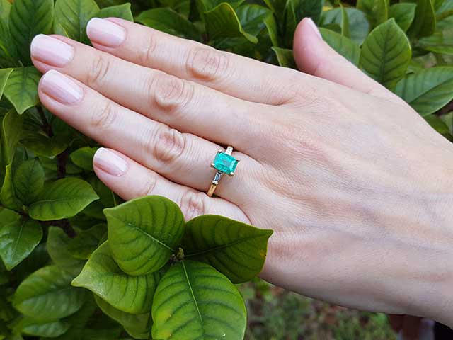 Authentic Colombian emeralds fine jewelry