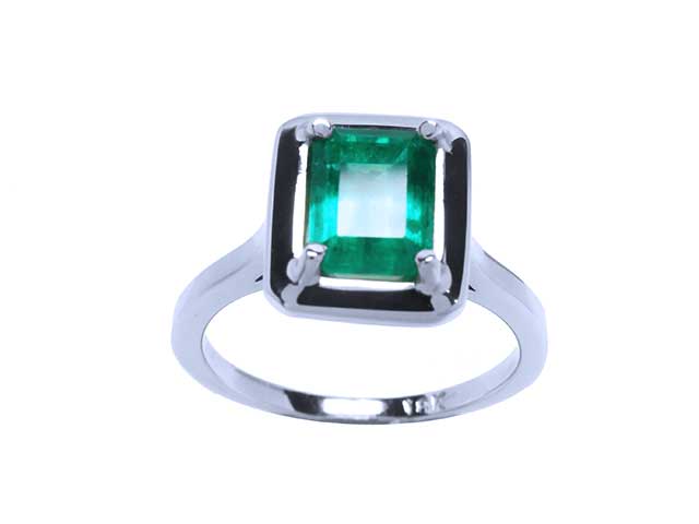 Emerald solitaire rings for women