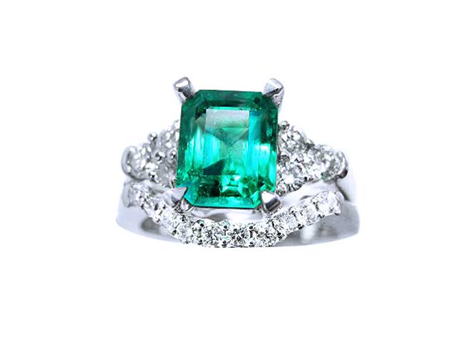 Emerald rings for women