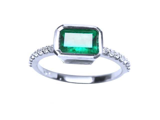 Emerald-cut emerald rings wholesale