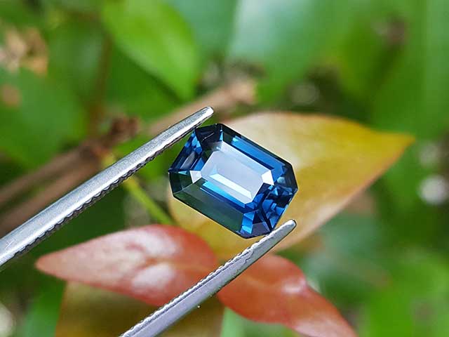 Vibrant blue loose sapphire