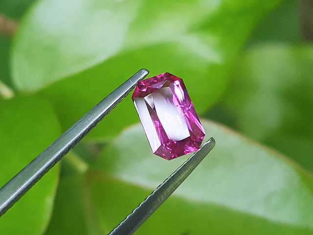 Pink corundum sapphire for sale