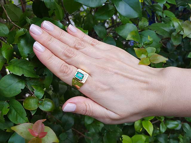 18K yellow gold Emerald Ring for Men