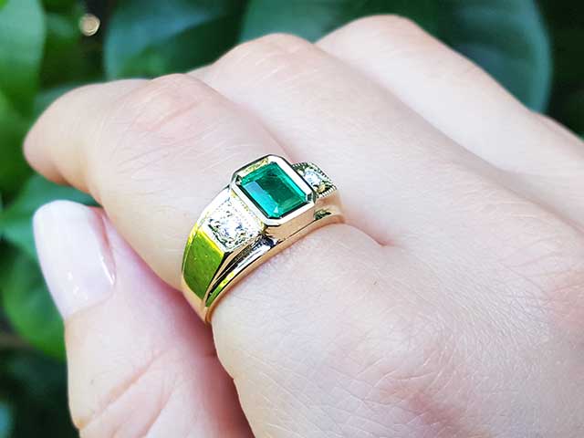 Men&#39;s rings emerald size 
