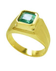 Emerald pinky ring for man in solid gold