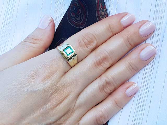 Emerald yelow gold ring for men