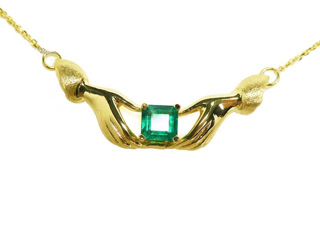 Heart cut Colombian emerald Claddagh necklace