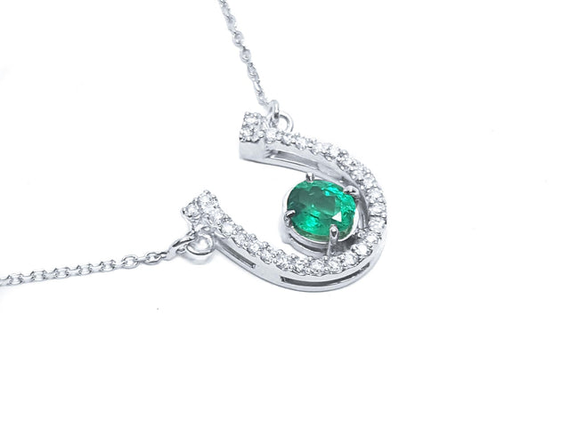 Women&#39;s horseshoe emerald necklace