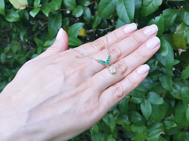 Mother’s day emerald diamond jewelry
