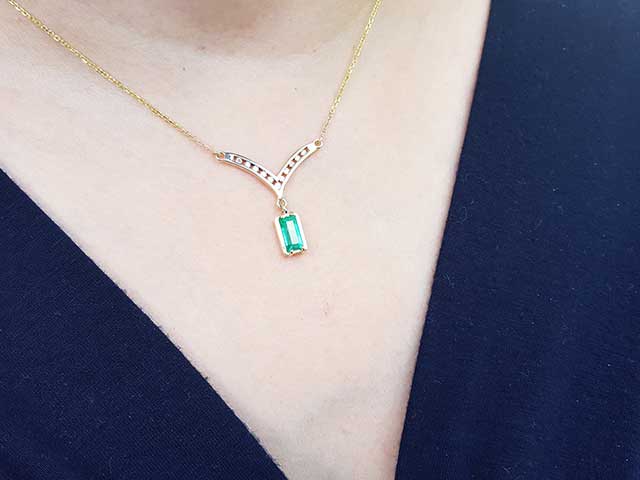 Hand made 14k gold emerald necklace