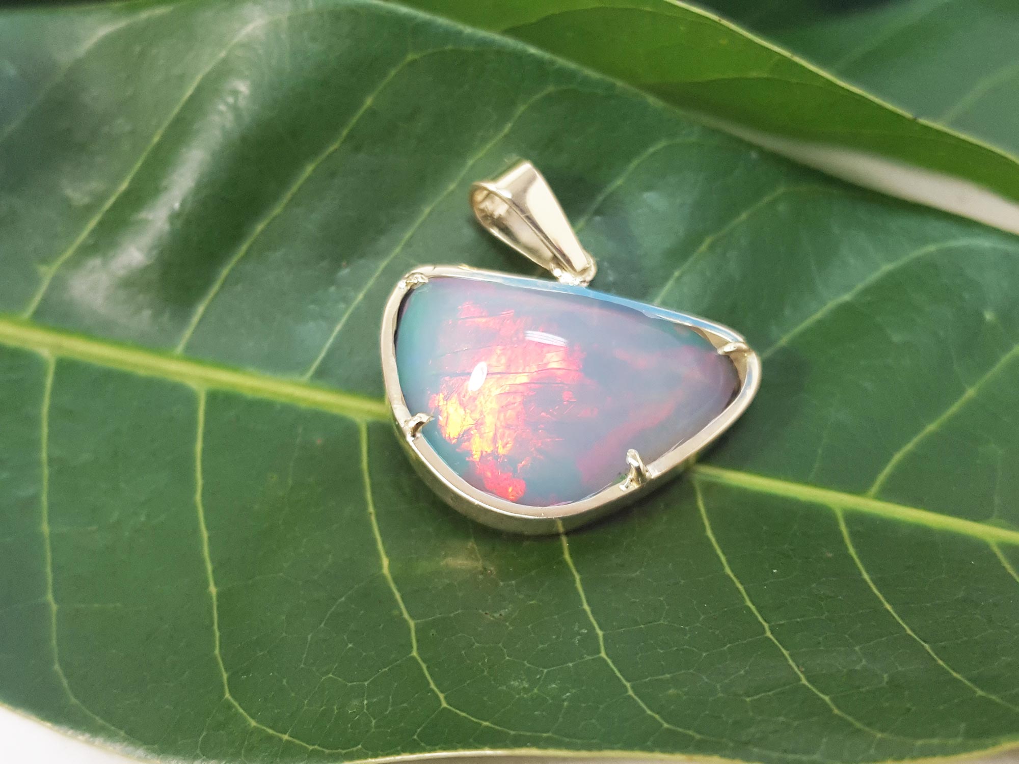 Fine Ethiopian opal necklace