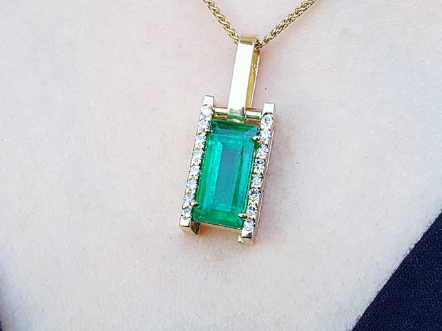 Pear shaped Colombian emerald pendant