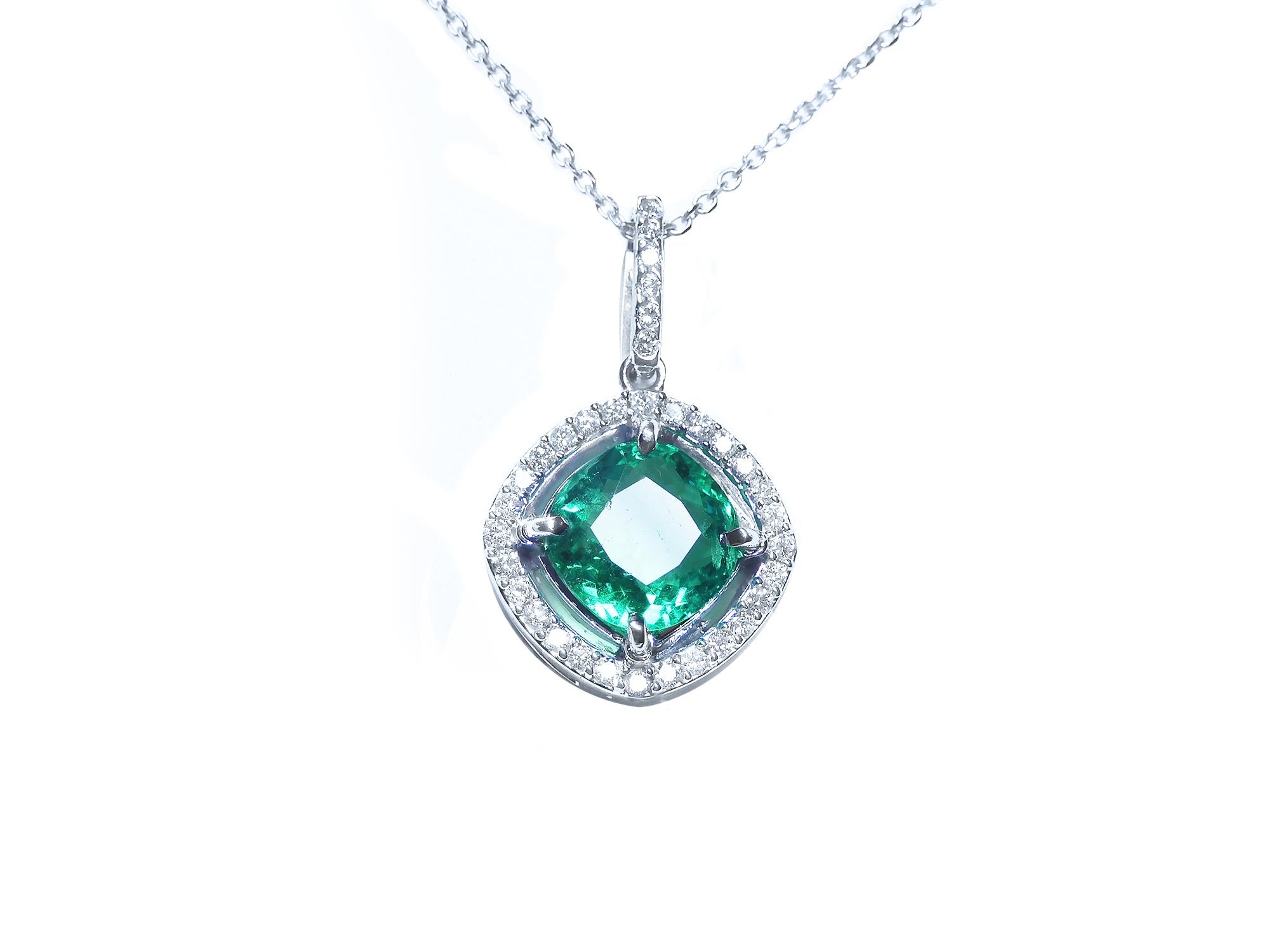 Halo diamond emerald pendant