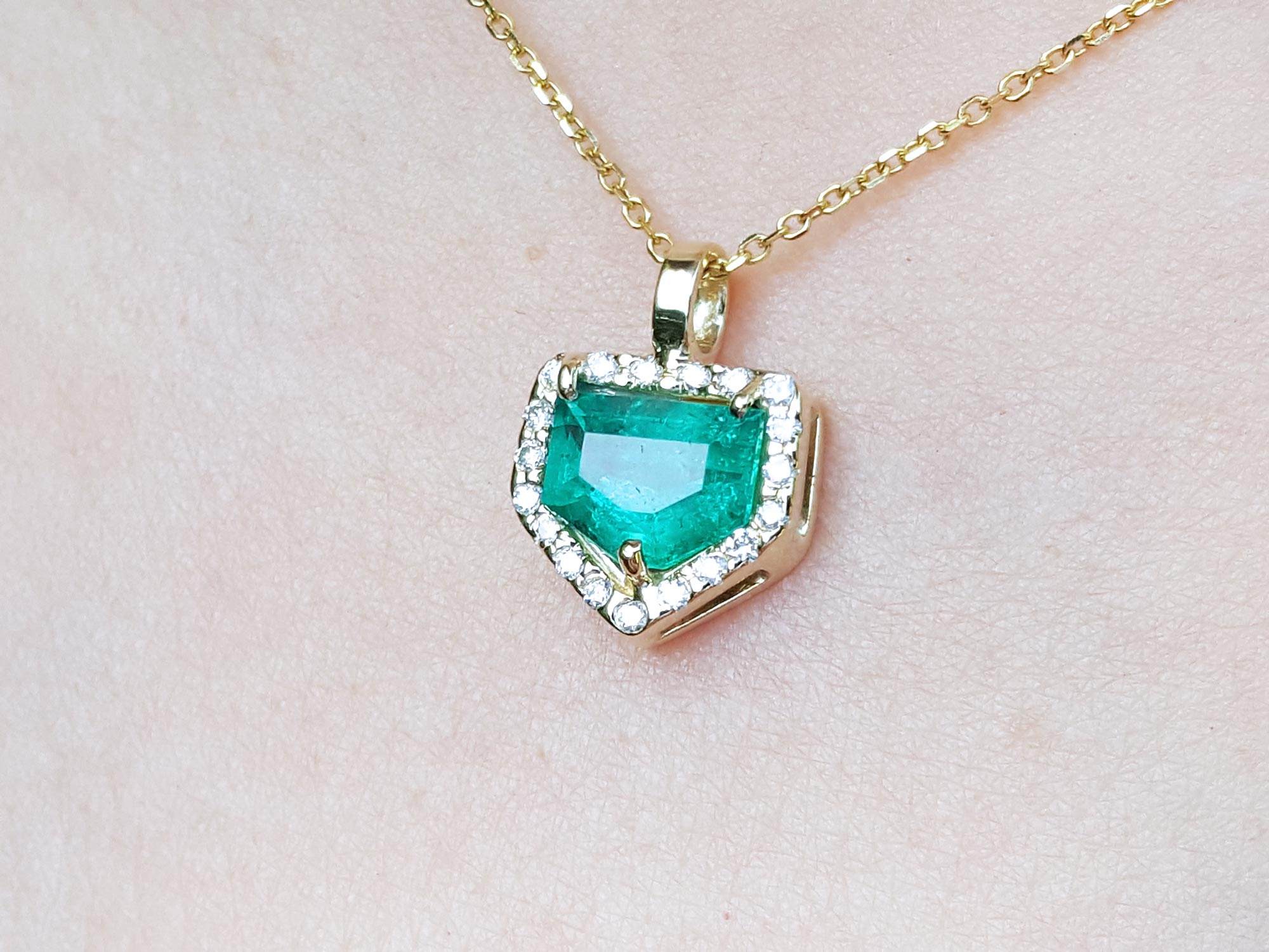 Real Muzo emerald pendant