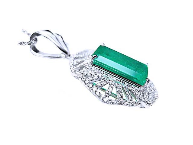 Genuine Colombian emerald pendant necklace