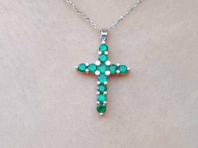 Colombian emerald cross pendant necklce