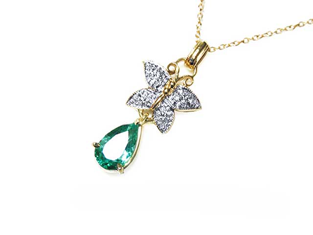 Emerald stone pendant