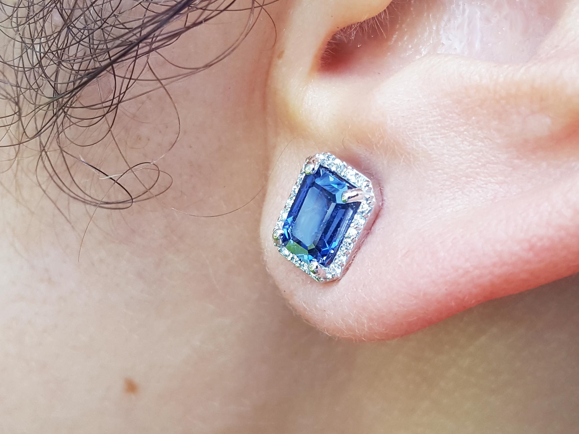 Sapphire and diamond jewelry