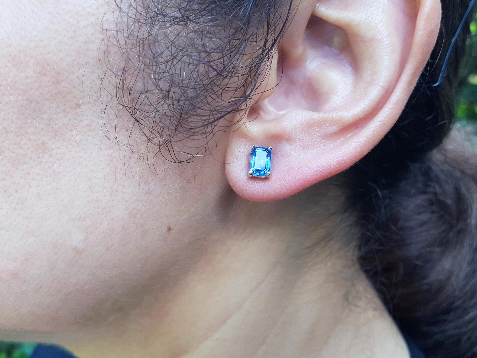 14k stud solitaire sapphire earrings