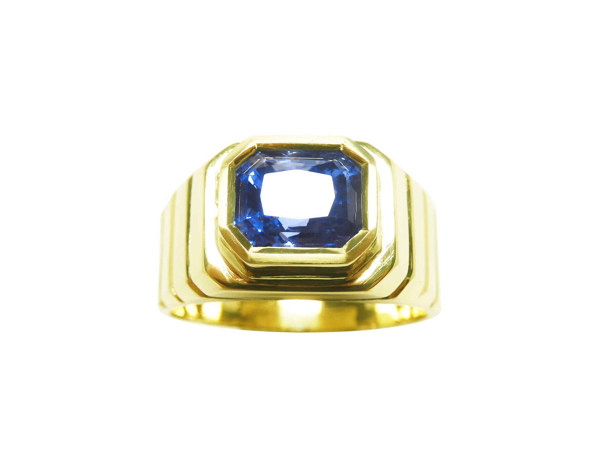 Gold and sapphire ring for father’s day