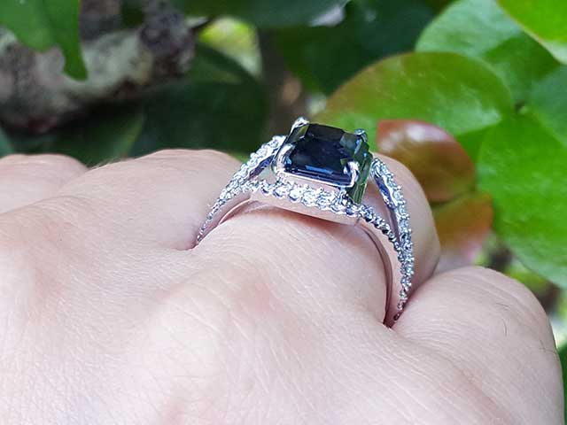 Natural blue sapphire ring