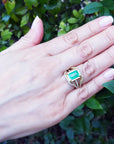 Anillo con esmeralda para mujer hecho en oro de 18k amarillo