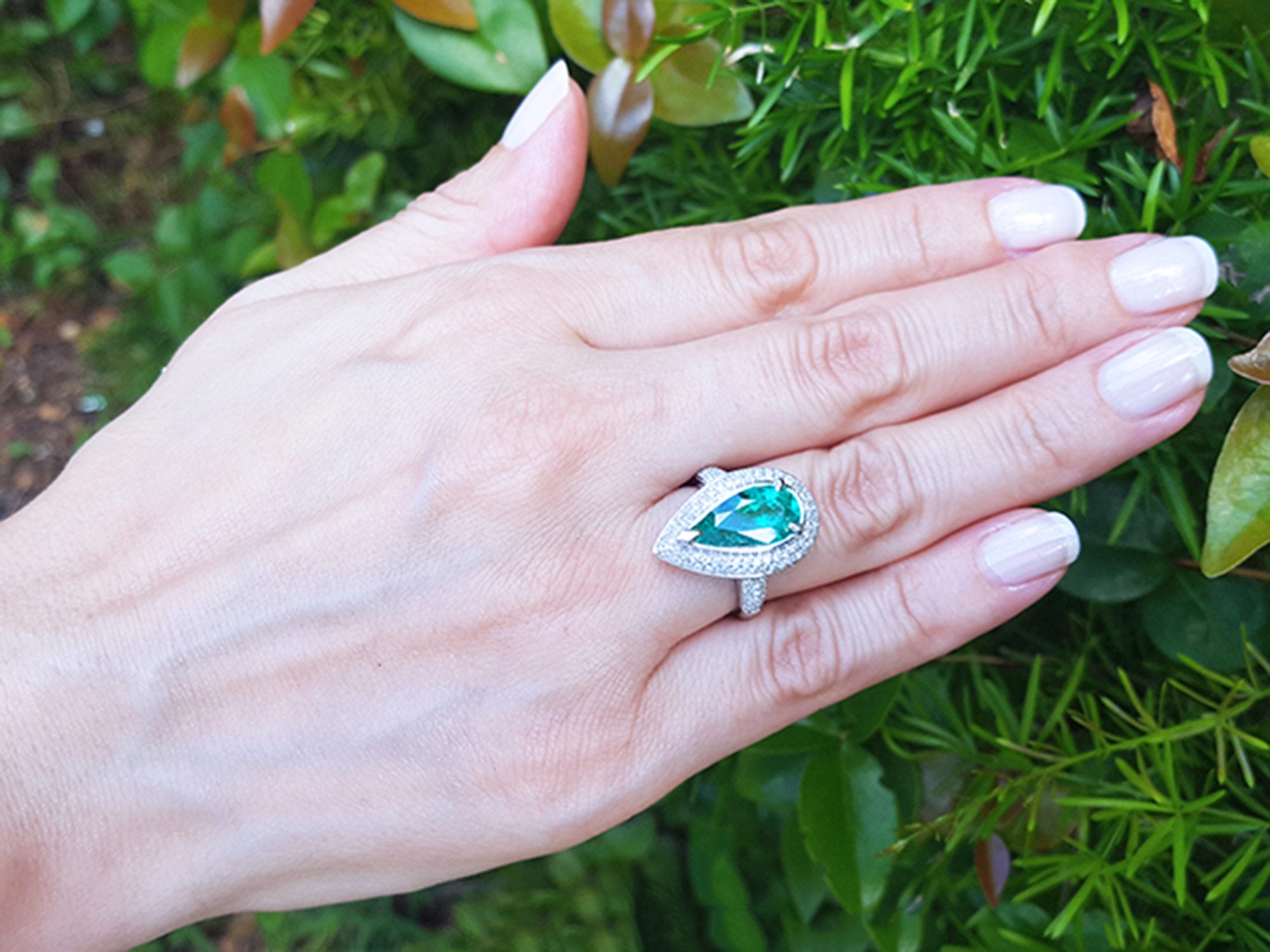 Regalo para anillo de bodas con esmeralda y diamantes naturales