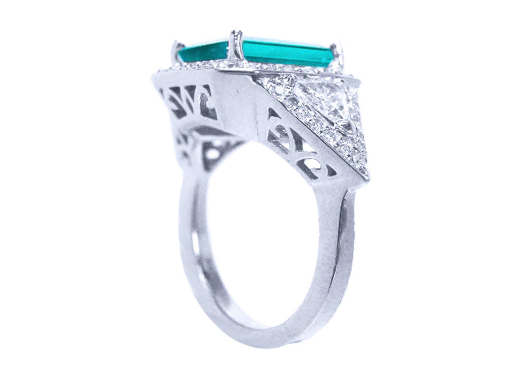 Anillo con esmeralda y diamantes naturales elaborado en oro de 18k