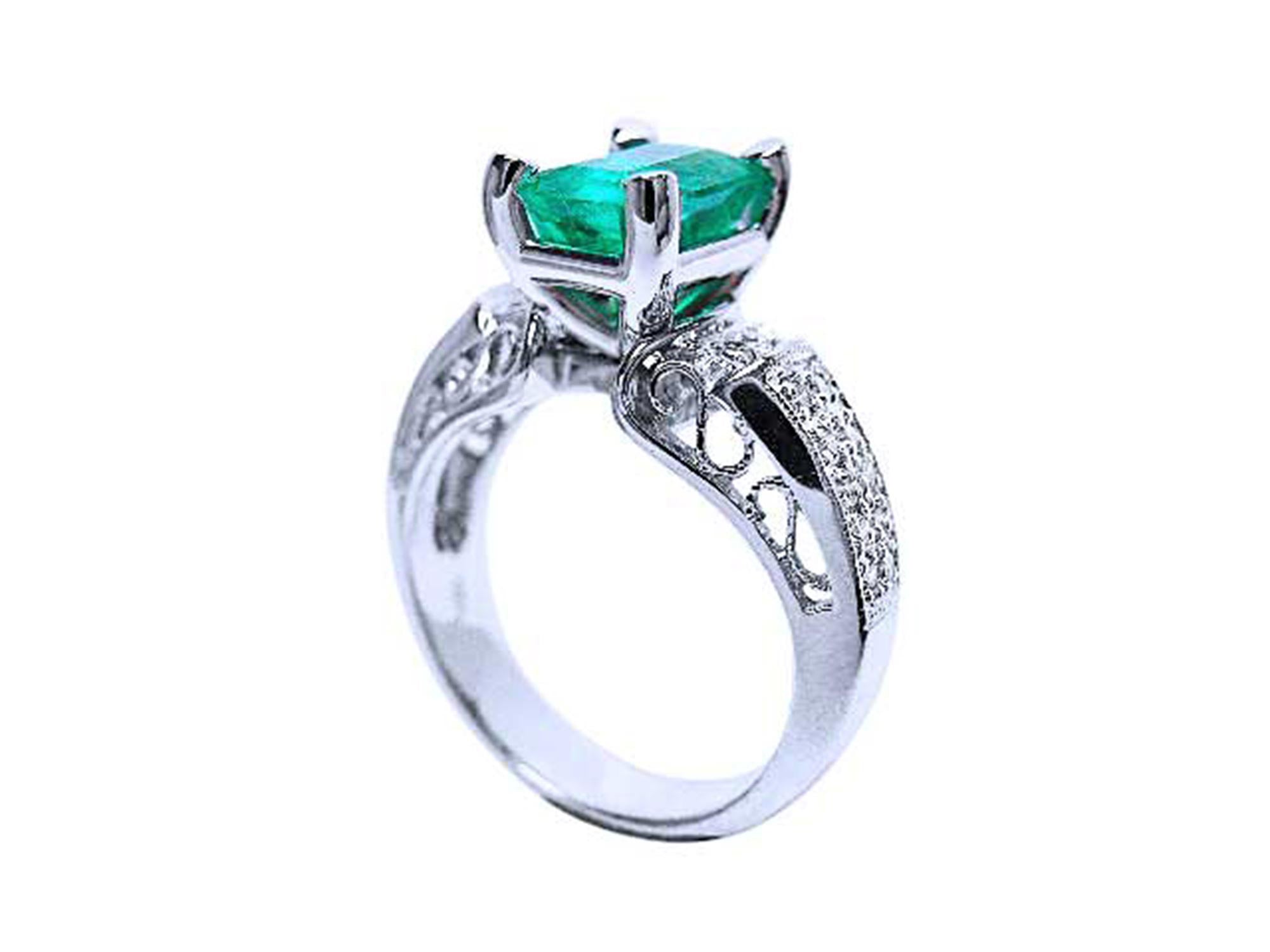 Esmeralda cuadrada colombiana en anillo de oro de 18k para dama