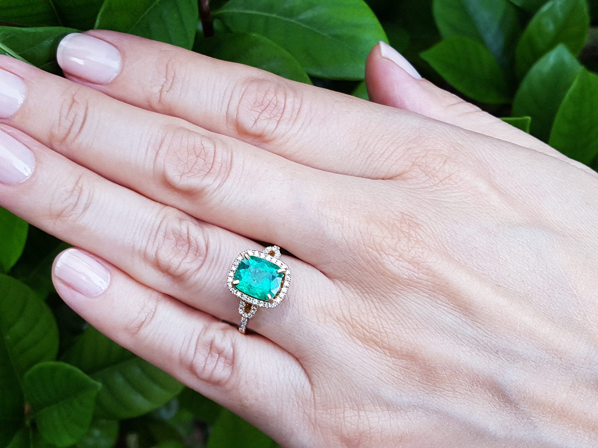 2.18 Carats Cushion cut Emerald Ring 14K Yellow Gold