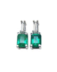 Emerald and baguette diamond studded earrings, made of 14 white gold.