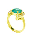 The lateral vie of a 1.48 ct. horseshoe emerald ring for women crafted in 14k yellow gold.