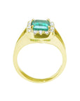 In the lateral position of this 14k gold women's emerald ring is visible the top and gallery profile.