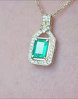 Muzo Colombian emerald pendant 18k yellow gold