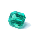 Natural loose emerald Muzo Colombia fine quality, left side table and crown visibles
