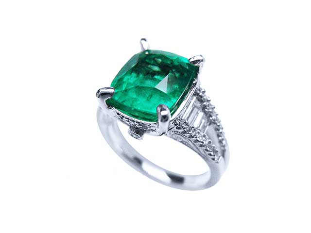 Emerald jewelry wholesale